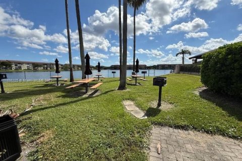 Copropriété à louer à Pembroke Pines, Floride: 2 chambres, 112.13 m2 № 2017250 - photo 27