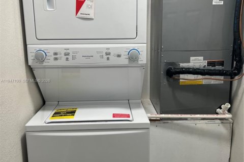 House in Fort Lauderdale, Florida 2 bedrooms, 91.79 sq.m. № 2003260 - photo 10