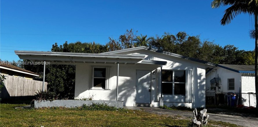 House in Fort Lauderdale, Florida 2 bedrooms, 91.79 sq.m. № 2003260