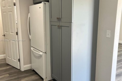 House in Fort Lauderdale, Florida 2 bedrooms, 91.79 sq.m. № 2003260 - photo 5