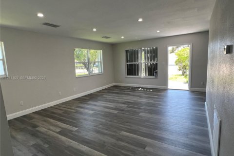 House in Fort Lauderdale, Florida 2 bedrooms, 91.79 sq.m. № 2003260 - photo 7