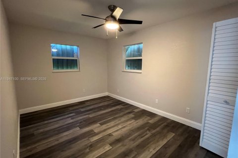 House in Fort Lauderdale, Florida 2 bedrooms, 91.79 sq.m. № 2003260 - photo 14