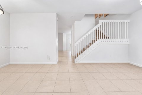 Touwnhouse à louer à Homestead, Floride: 3 chambres, 146.79 m2 № 2063620 - photo 7