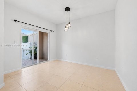 Touwnhouse à louer à Homestead, Floride: 3 chambres, 146.79 m2 № 2063620 - photo 15