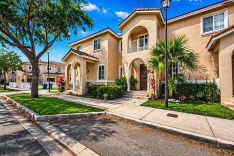 Touwnhouse à louer à Homestead, Floride: 3 chambres, 146.79 m2 № 2063620 - photo 2