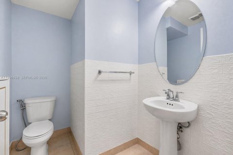 Touwnhouse à louer à Homestead, Floride: 3 chambres, 146.79 m2 № 2063620 - photo 14