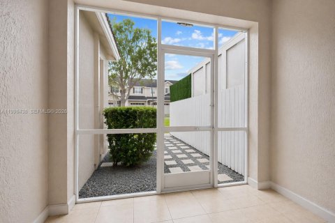 Touwnhouse à louer à Homestead, Floride: 3 chambres, 146.79 m2 № 2063620 - photo 19
