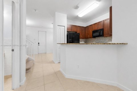 Touwnhouse à louer à Homestead, Floride: 3 chambres, 146.79 m2 № 2063620 - photo 13