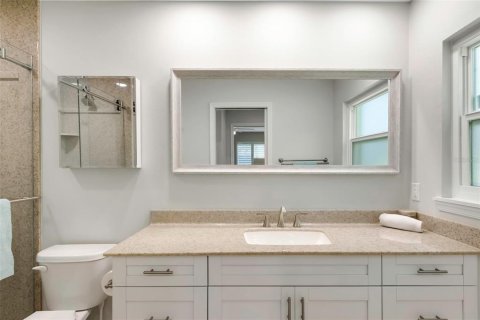 House in Saint Petersburg, Florida 4 bedrooms, 193.7 sq.m. № 1884655 - photo 27