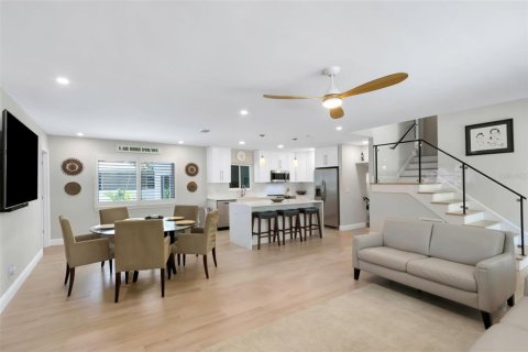 Villa ou maison à vendre à Saint Petersburg, Floride: 4 chambres, 193.7 m2 № 1884655 - photo 6