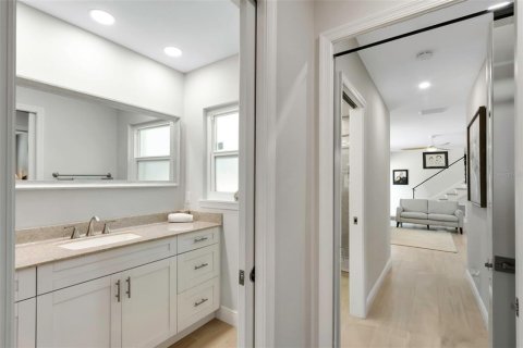 House in Saint Petersburg, Florida 4 bedrooms, 193.7 sq.m. № 1884655 - photo 26