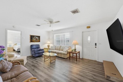 Villa ou maison à vendre à Englewood, Floride: 2 chambres, 108.88 m2 № 2125824 - photo 6
