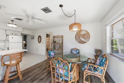 Villa ou maison à vendre à Englewood, Floride: 2 chambres, 108.88 m2 № 2125824 - photo 9