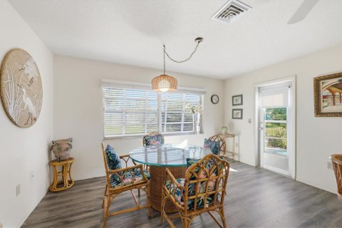 Villa ou maison à vendre à Englewood, Floride: 2 chambres, 108.88 m2 № 2125824 - photo 7