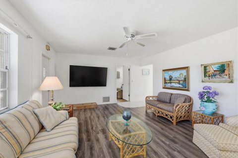 Villa ou maison à vendre à Englewood, Floride: 2 chambres, 108.88 m2 № 2125824 - photo 4