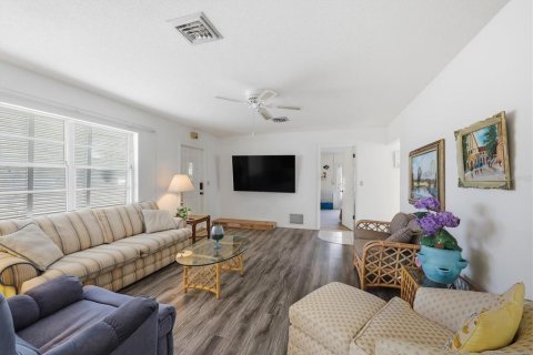 Villa ou maison à vendre à Englewood, Floride: 2 chambres, 108.88 m2 № 2125824 - photo 5