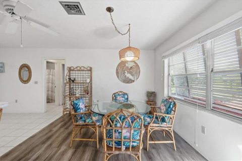 Villa ou maison à vendre à Englewood, Floride: 2 chambres, 108.88 m2 № 2125824 - photo 8