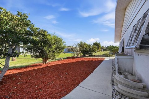 Villa ou maison à vendre à Englewood, Floride: 2 chambres, 108.88 m2 № 2125824 - photo 26