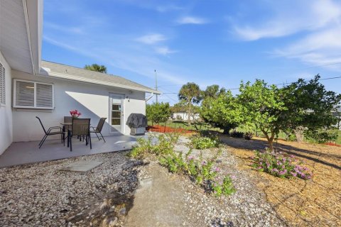 Villa ou maison à vendre à Englewood, Floride: 2 chambres, 108.88 m2 № 2125824 - photo 24