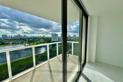 Condo in Aventura, Florida, 1 bedroom  № 1983102 - photo 28