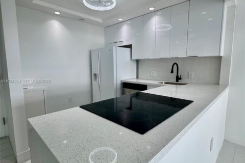 Condo in Aventura, Florida, 1 bedroom  № 1983102 - photo 22