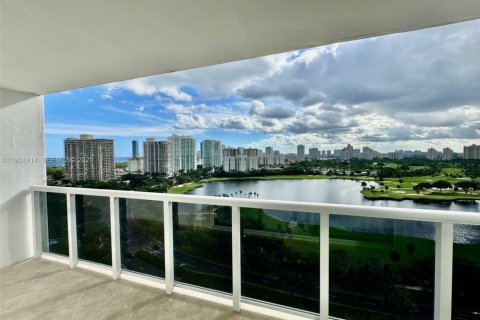 Condo in Aventura, Florida, 1 bedroom  № 1983102 - photo 29