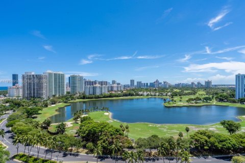 Condo in Aventura, Florida, 1 bedroom  № 1983102 - photo 11