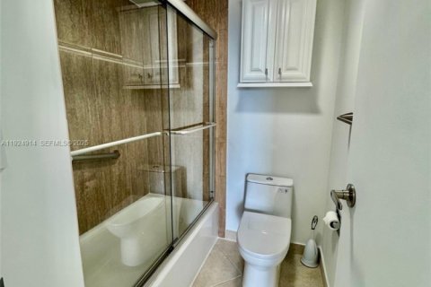 Condo in Aventura, Florida, 1 bedroom  № 1983102 - photo 26