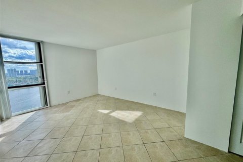 Condo in Aventura, Florida, 1 bedroom  № 1983102 - photo 23