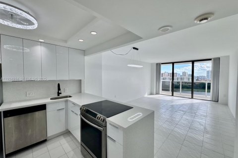 Condo in Aventura, Florida, 1 bedroom  № 1983102 - photo 5