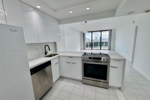 Condo in Aventura, Florida, 1 bedroom  № 1983102 - photo 19