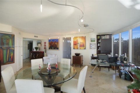 Condominio en venta en Sunny Isles Beach, Florida, 3 dormitorios, 194.17 m2 № 1948085 - foto 6