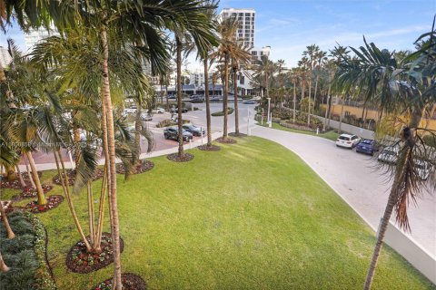 Condominio en venta en Sunny Isles Beach, Florida, 3 dormitorios, 194.17 m2 № 1948085 - foto 8