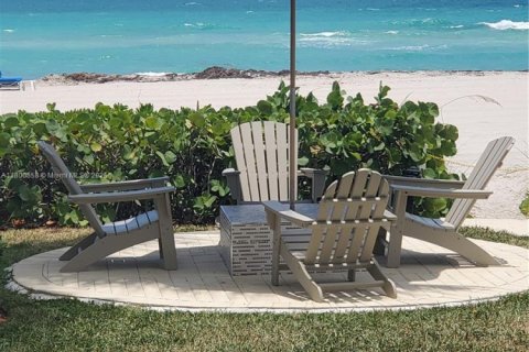 Condominio en venta en Sunny Isles Beach, Florida, 3 dormitorios, 194.17 m2 № 1948085 - foto 25