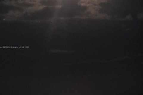 Condominio en venta en Sunny Isles Beach, Florida, 3 dormitorios, 194.17 m2 № 1948085 - foto 22