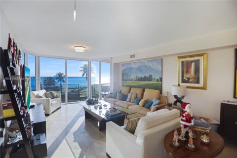 Condominio en venta en Sunny Isles Beach, Florida, 3 dormitorios, 194.17 m2 № 1948085 - foto 4