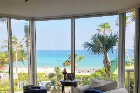 Condominio en venta en Sunny Isles Beach, Florida, 3 dormitorios, 194.17 m2 № 1948085 - foto 2