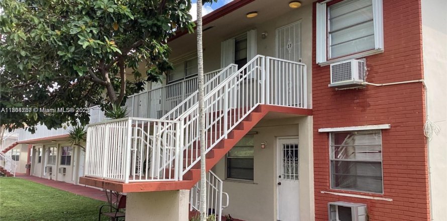 Condo à Hollywood, Floride, 2 chambres № 1697671