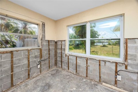 Villa ou maison à vendre à Treasure Island, Floride: 2 chambres, 128.67 m2 № 1765547 - photo 29