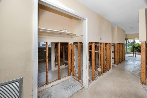 Villa ou maison à vendre à Treasure Island, Floride: 2 chambres, 128.67 m2 № 1765547 - photo 9