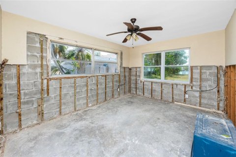 Villa ou maison à vendre à Treasure Island, Floride: 2 chambres, 128.67 m2 № 1765547 - photo 28