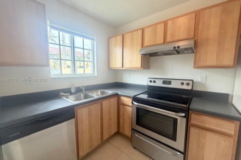 Touwnhouse à louer à North Miami Beach, Floride: 3 chambres, 109.81 m2 № 2036521 - photo 4