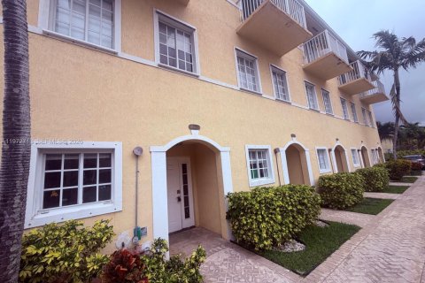 Touwnhouse à North Miami Beach, Floride 3 chambres, 109.81 m2 № 2036521