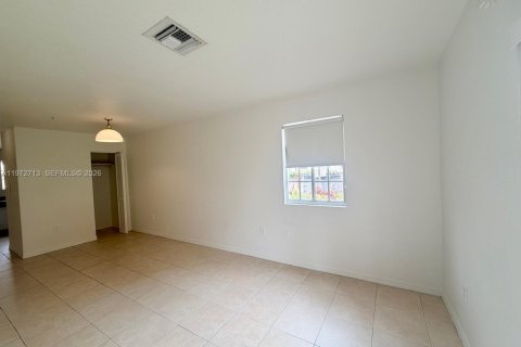 Touwnhouse à louer à North Miami Beach, Floride: 3 chambres, 109.81 m2 № 2036521 - photo 3