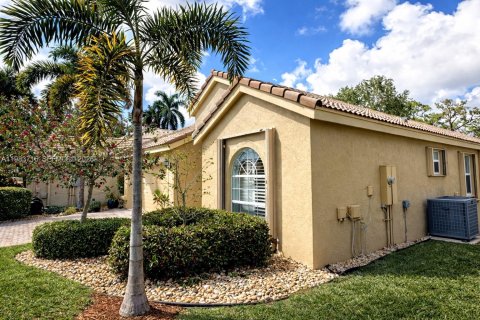 Купить виллу или дом в Бойнтон-Бич, Флорида 3 спальни, 173.63м2, № 2050144 - фото 2