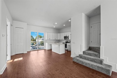 Touwnhouse à louer à New Port Richey, Floride: 3 chambres, 155.15 m2 № 2107518 - photo 3