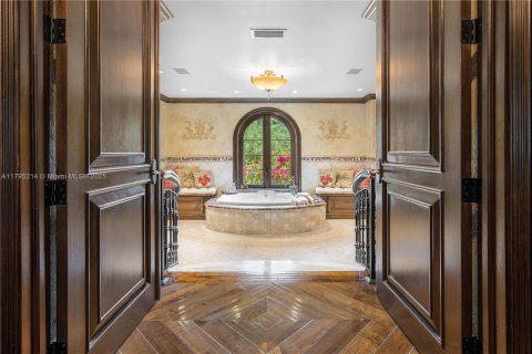 House in Homestead, Florida 6 bedrooms, 1106.19 sq.m. № 2036754 - photo 28