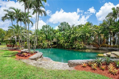 House in Homestead, Florida 6 bedrooms, 1106.19 sq.m. № 2036754 - photo 2