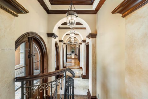 House in Homestead, Florida 6 bedrooms, 1106.19 sq.m. № 2036754 - photo 25