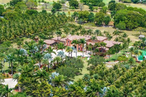 House in Homestead, Florida 6 bedrooms, 1106.19 sq.m. № 2036754 - photo 7